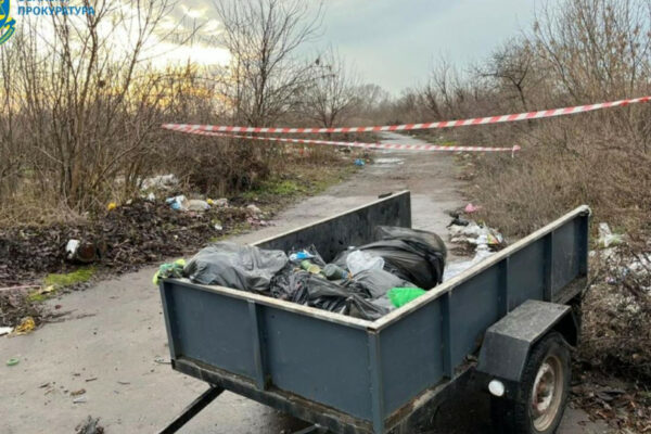 zapxala nemovlya u paket i vikinula u smittyevij bak na cherkashhini 25 richnu zhinku pidozryuyut u vbivstvi novonarodzhenod197 ditini 6789a9fc7499c Запхала немовля у пакет і викинула у сміттєвий бак — на Черкащині 25-річну жінку підозрюють у вбивстві новонародженої дитини