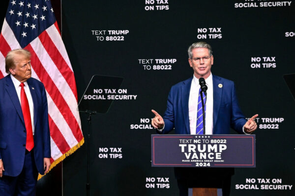 donald tramp zayaviv shho napravlyaye ministra finansiv ssha na zustrich z prezidentom zelenskim 67aea15b7aa86 Дональд Трамп заявив, що направляє міністра фінансів США на зустріч з Президентом Зеленським