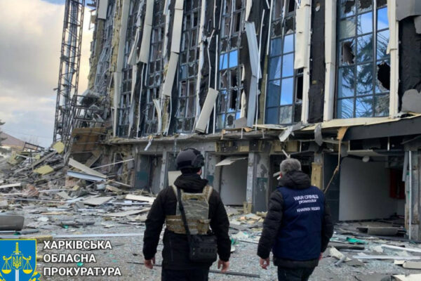 izyumskij viddil migracijnod197 sluzhbi timchasovo pripiniv robotu pislya raketnogo udaru 67a562ce393c4 Ізюмський відділ Міграційної служби тимчасово припинив роботу після ракетного удару
