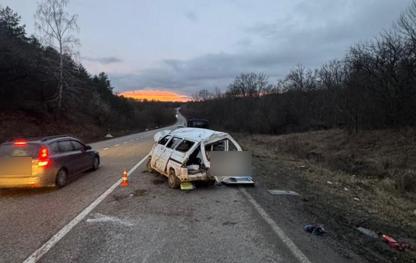 na cherkashhini perekinuvsya mikroavtobus dvoye postrazhdalix u likarni 67a563ecc581c На Черкащині перекинувся мікроавтобус – двоє постраждалих у лікарні