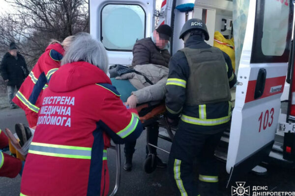 na dnipropetrovshhini avtobus vd197xav u derevo 14 postrazhdalix u dtp 67a55dd4f19a4 На Дніпропетровщині автобус в’їхав у дерево – 14 постраждалих у ДТП