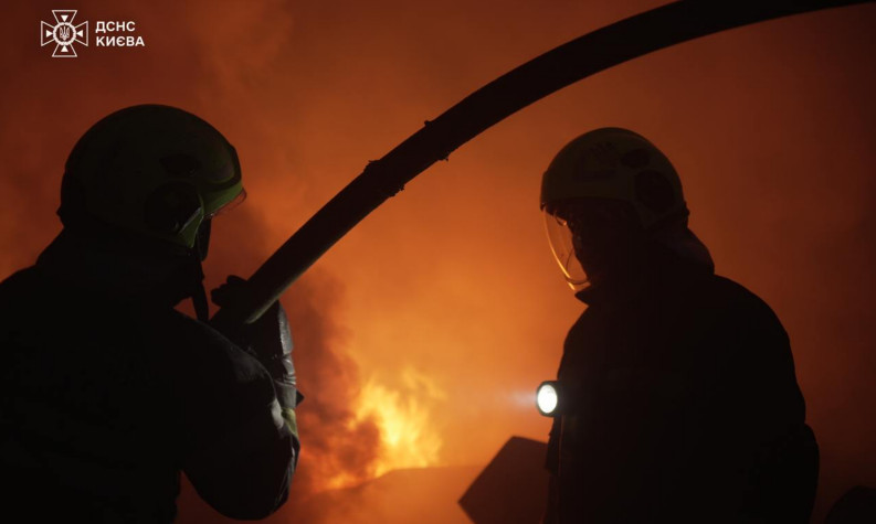 oprilyudnili foto naslidkiv ataki balistikoyu po kiyevu 67aea027250a7 Оприлюднили фото наслідків атаки балістикою по Києву