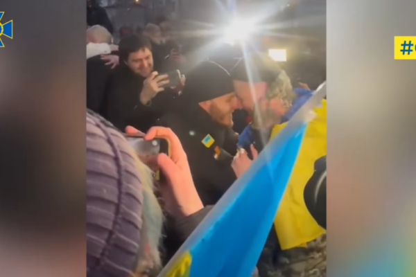 sbu pokazala eksklyuzivni kadri z obminu polonenimi 5 lyutogo video 67a55ded59271 СБУ показала ексклюзивні кадри з обміну полоненими 5 лютого – відео