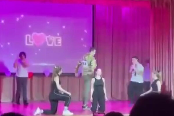 shkilna scenka iz pobittyam vijskovogo tck pedagog organizator napisala zayavu na zvilnennya 67b7dab3bda8b Шкільна сценка із побиттям військового ТЦК: педагог-організатор написала заяву на звільнення
