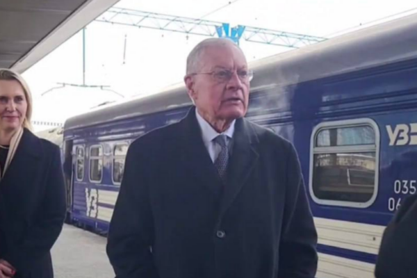 specpredstavnik ssha z pitan rf ta ukrad197ni kit kellog pribuv do kiyeva video 67b7d8e4d33c3 Спецпредставник США з питань РФ та України Кіт Келлог прибув до Києва, відео