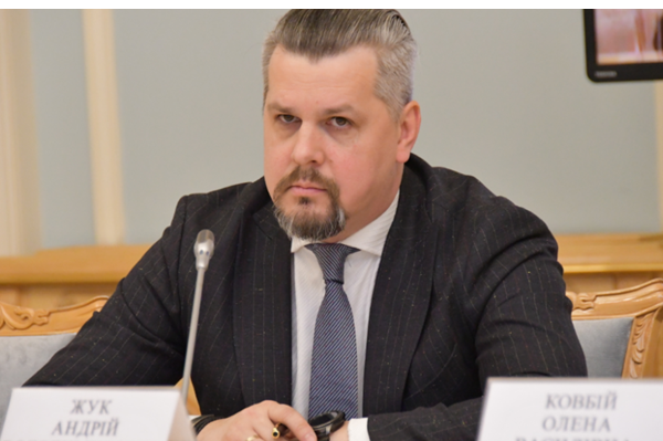 suddya vs andrij zhuk pidtrimuvav poziciyu chinovnikiv yanukovicha u spravax revolyucid197 gidnosti ta ignoruvav dokazi sbu pro nayavnist u chinovnici pasportu rf a teper xoche stati chlenom vrp 67aea27591bba Суддя ВС Андрій Жук підтримував позицію чиновників Януковича у справах Революції Гідності та ігнорував докази СБУ про наявність у чиновниці паспорту РФ, а тепер хоче стати членом ВРП