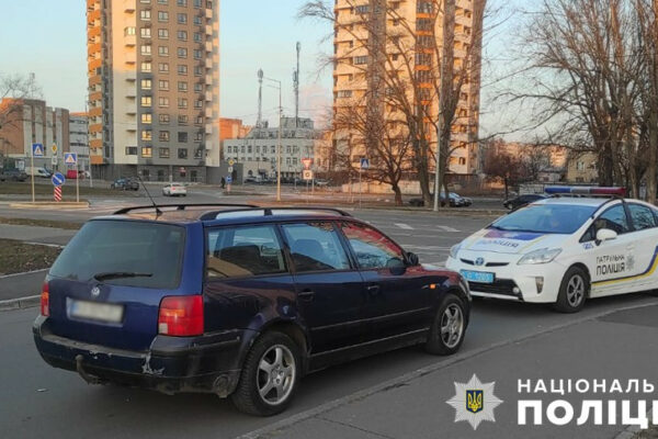 u kiyevi zatrimali vodiya yakij pcabcyanim vid197xav na trotuar travmuvav divchinu ta vtik 67aea2aa019df У Києві затримали водія, який пʼяним виїхав на тротуар, травмував дівчину та втік