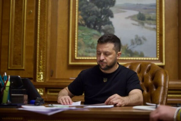 zelenskij pidpisav zakon yakij rozshiryuye mozhlivosti zaluchennya lyudej z invalidnistyu na rinok praci 67c11295ab382 Зеленський підписав закон, який розширює можливості залучення людей з інвалідністю на ринок праці