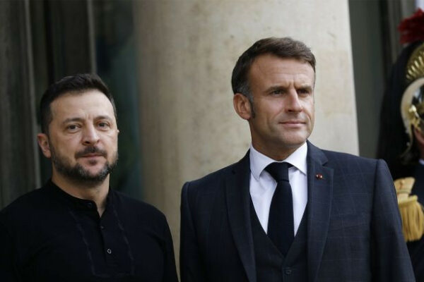 zelenskij ta makron mali rozmovu pislya ekstrenogo samitu lideriv yevropi 67b7db15a6797 Зеленський та Макрон мали розмову після екстреного саміту лідерів Європи
