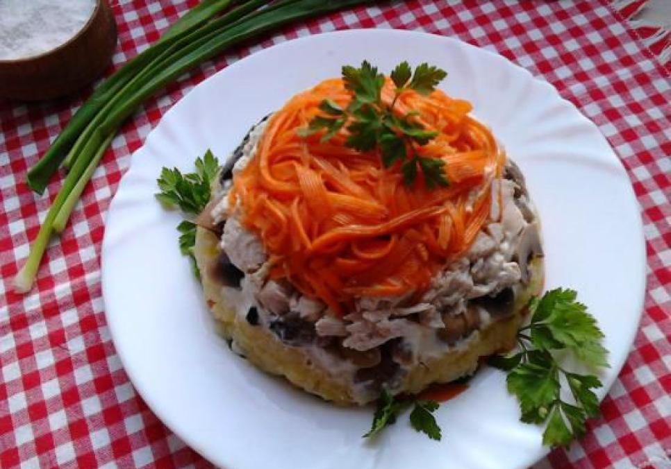 recepti smachnij domashnij salat z chornoslivom 67ca41476c656 Рецепти: Смачний домашній салат з чорносливом