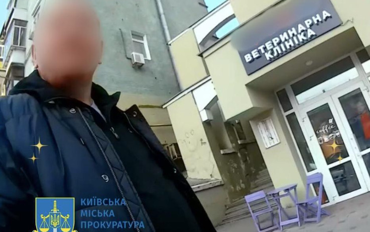 u kiyevi vlasnik mercedes benz pobiv inspektorku z parkuvannya video 67d382a5302f4 У Києві власник Mercedes-Benz побив інспекторку з паркування, відео