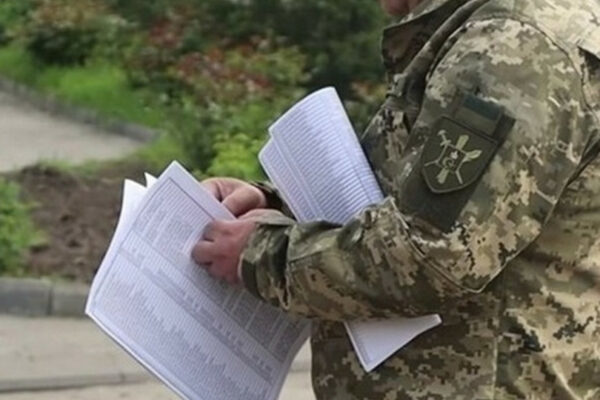 u xarkovi tck provodit perevirku shhodo strilyanini ta poshkodzhennya avto cholovika jogo spivrobitnikami 67ca4a561c6e6 У Харкові ТЦК проводить перевірку щодо стрілянини та пошкодження авто чоловіка його співробітниками