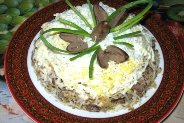 recepti smachnij domashnij salat iz kuryachix serdechok 67f864de9552c Рецепти: Смачний домашній салат із курячих сердечок