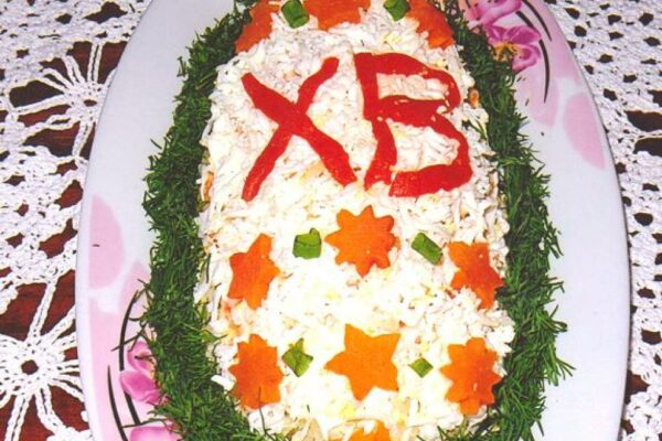 Рецепти: Смачний святковий салат «Великоднє яйце» recepti smachnij svyatkovij salat velikodnye yajce 680ada10d3c5e Рецепти: Смачний святковий салат «Великоднє яйце»