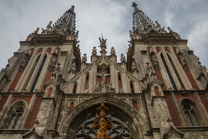 minkult oskarzhuye rishennya sudu pro peredachu kostelu svyatogo mikolaya religijnij gromadi 683644a0756d2 Мінкульт оскаржує рішення суду про передачу костелу святого Миколая релігійній громаді