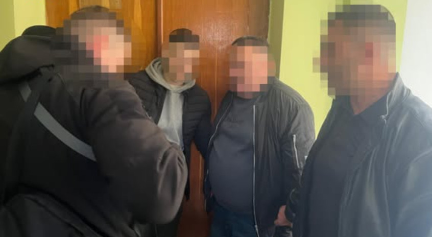 na xmelnichchini vikrili posadovcya yakij za 5000 obicyav oformiti fiktivnu invalidnist 6836448aae9aa На Хмельниччині викрили посадовця, який за $5000 обіцяв оформити фіктивну інвалідність