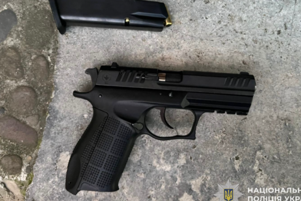 na zakarpatti cholovik pidstreliv susida v xodi konfliktu cherez parkan 6836442a85039 На Закарпатті чоловік підстрелив сусіда в ході конфлікту через паркан