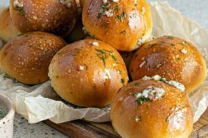 recepti smachni aromatni pampushki do borshhu 681d4f1547890 Рецепти: Смачні ароматні пампушки до борщу