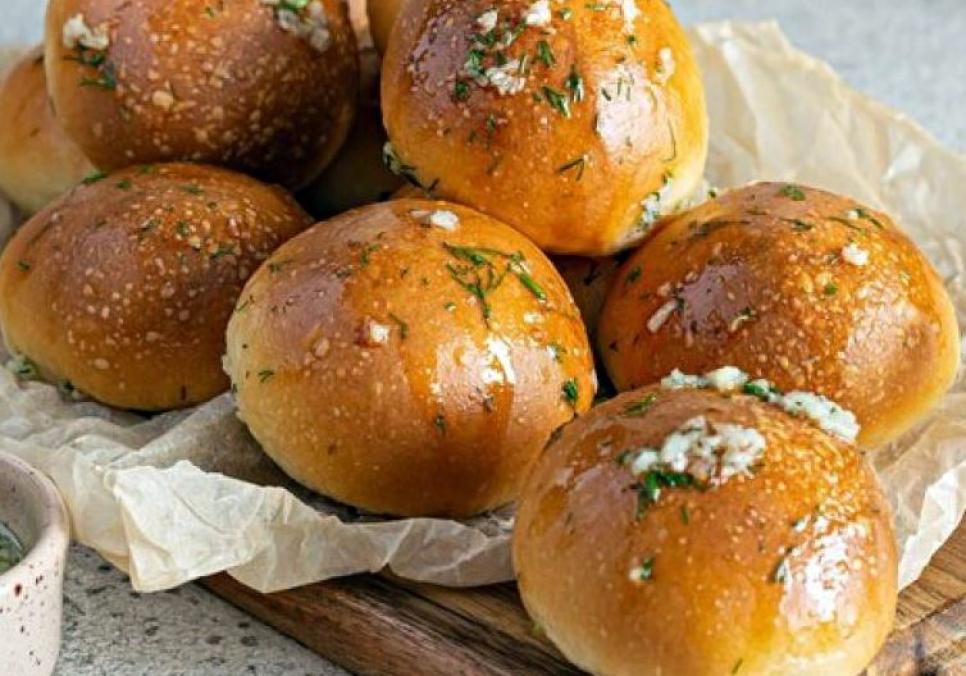 recepti smachni aromatni pampushki do borshhu 681d4f1547890 Рецепти: Смачні ароматні пампушки до борщу