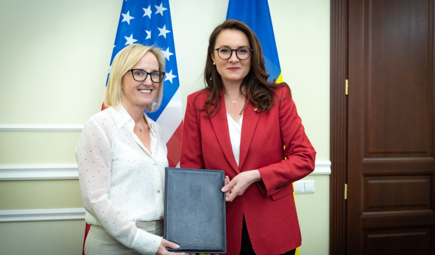 sviridenko peredala v posolstvo ssha notu yaka pidtverdzhuye zavershennya vnutrishnix procedur shhodo investfondu 6823cff0dbd13 Свириденко передала в посольство США ноту, яка підтверджує завершення внутрішніх процедур щодо інвестфонду