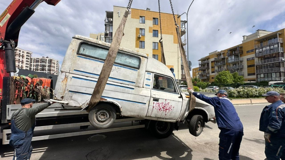 u kiyevi pribrali z vulic avtolavki shho nagaduvali dekoracid197 filmu pro postapokalipsis 682d0a21c3faf У Києві прибрали з вулиць автолавки, що нагадували декорації фільму про постапокаліпсис