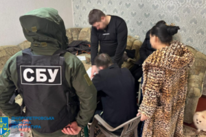 oshukali na 3 mln grn rodichiv vijskovix yaki znikli bezvisti chi potrapili v polon na dnipropetrovshhini vikrili shaxrad197v 683f7f7d2e805 Ошукали на 3 млн грн родичів військових, які зникли безвісти чи потрапили в полон — на Дніпропетровщині викрили шахраїв
