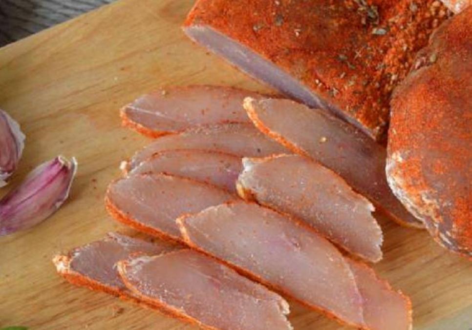 recepti smachna pikantna domashnya kuryacha basturma 6854adeb0eee5 Рецепти: Смачна пікантна домашня куряча бастурма