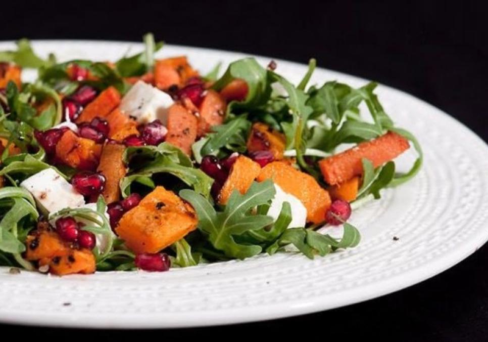 recepti smachnij korisnij salat z garbuza i rukoli 6854adf63fb17 Рецепти: Смачний корисний салат з гарбуза і руколи