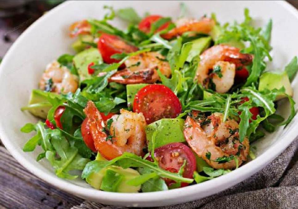 recepti smachnij pozhivnij salat iz krevetkami j avokado 6854addf71d2a Рецепти: Смачний поживний салат із креветками й авокадо