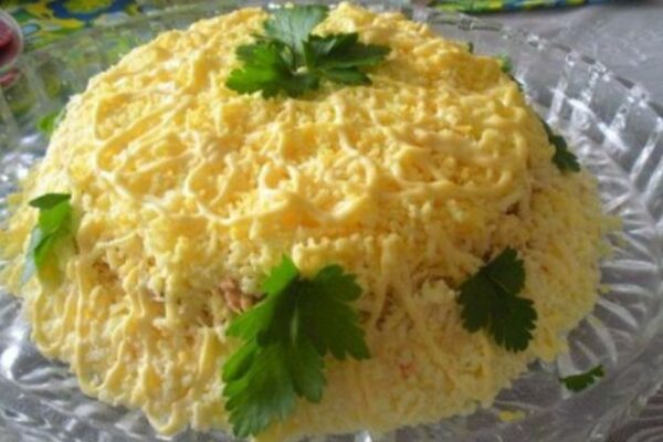 recepti smachnij sitnij domashnij salat zi skumbriyeyu 684b73896db85 Рецепти: Смачний ситний домашній салат зі скумбрією