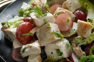 recepti smachnij sitnij salat vinogradna spokusa 685de89d546cd Рецепти: Смачний ситний салат "Виноградна спокуса"