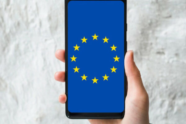 yevrokomisiya oficijno proponuye vklyuchiti ukrad197nu do zoni roumingu yes z 2026 roku 6851f41e94bd2 Єврокомісія офіційно пропонує включити Україну до зони роумінгу ЄС з 2026 року