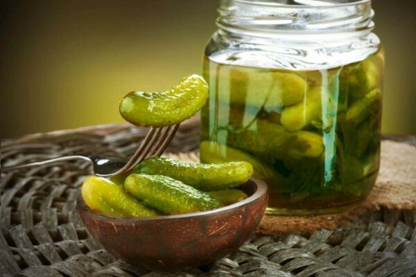 recepti smachni domashni soleni ogirki 686722fb8c569 Рецепти: Смачні домашні солені огірки