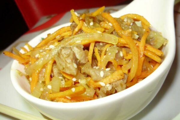 recepti smachnij apetitnij myasnij salat korejskij 6879990a296e2 Рецепти: Смачний апетитний м’ясний салат «Корейський»