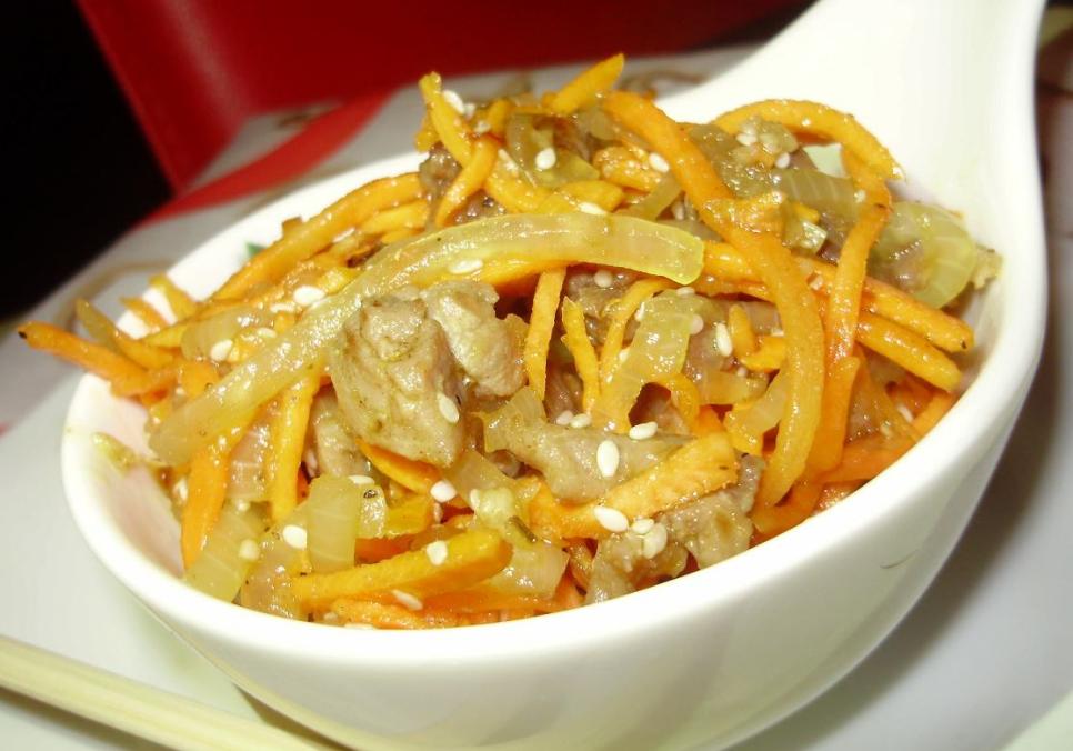 recepti smachnij apetitnij myasnij salat korejskij 6879990a296e2 Рецепти: Смачний апетитний м’ясний салат «Корейський»