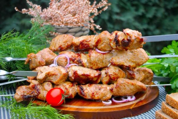 recepti smachnij aromatnij domashnij shashlik 15 xvilinka 68705d8f37d58 Рецепти: Смачний ароматний домашній шашлик “15-хвилинка”