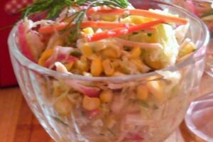 recepti smachnij korisnij salat z kapustoyu ta chervonoyu redkoyu 6882d27ac625e Рецепти: Смачний корисний салат з капустою та червоною редькою