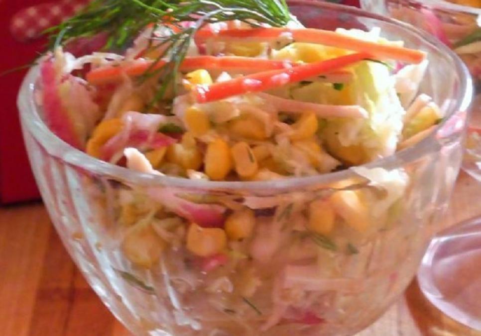 recepti smachnij korisnij salat z kapustoyu ta chervonoyu redkoyu 6882d27ac625e Рецепти: Смачний корисний салат з капустою та червоною редькою