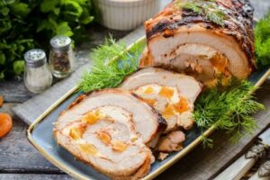 recepti smachnij myasnij rulet z kuragoyu 6882d289c8a71 Рецепти: Смачний м’ясний рулет з курагою