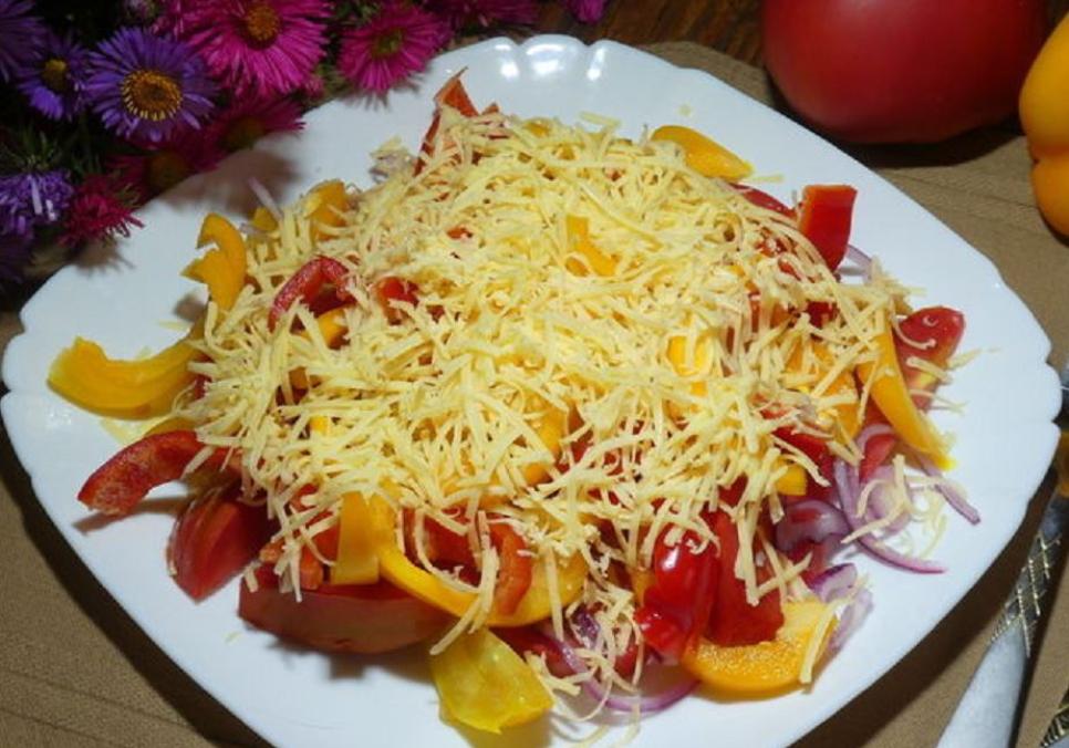 recepti smachnij pozhivnij salat z pomidorami ta percem shopskij 68705db7962b3 Рецепти: Смачний поживний салат з помідорами та перцем «Шопський»