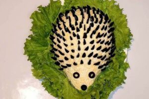 recepti smachnij sitnij domashnij salat izhachok 68799918c6a46 Рецепти: Смачний ситний домашній салат "Іжачок"