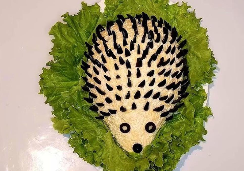 recepti smachnij sitnij domashnij salat izhachok 68799918c6a46 Рецепти: Смачний ситний домашній салат "Іжачок"