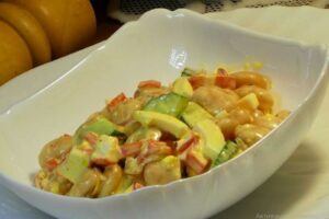 recepti smachnij sitnij salat z krabovimi palichkami ta kvasoleyu 687999305dd62 Рецепти: Смачний ситний салат з крабовими паличками та квасолею