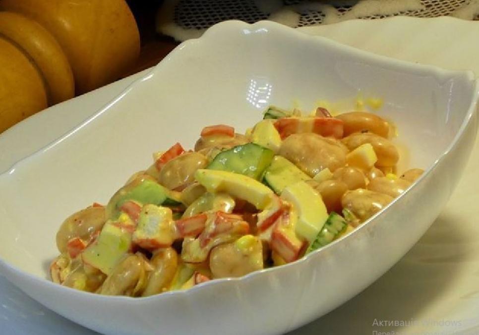recepti smachnij sitnij salat z krabovimi palichkami ta kvasoleyu 687999305dd62 Рецепти: Смачний ситний салат з крабовими паличками та квасолею