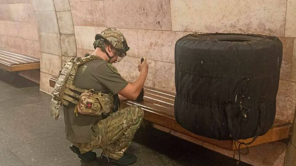 u kiyevi cherez nasos dlya velosipedu zakrili stanciyu metro libidska 68895311e9a82 У Києві через насос для велосипеду закрили станцію метро «Либідська»