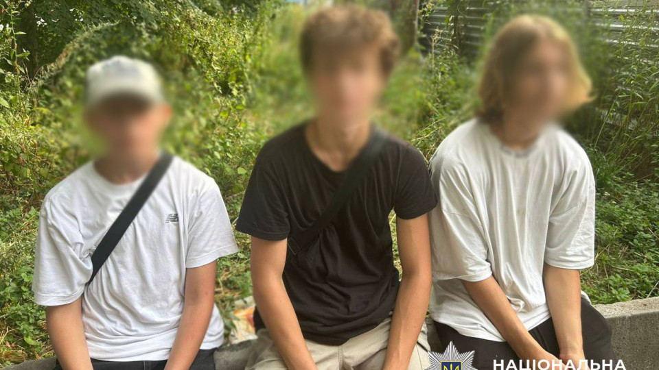 u kiyevi pidlitki zaradi rozvagi vilizli na budivelnij kran oshtrafuvali batkiv 6889534a65792 У Києві підлітки заради розваги вилізли на будівельний кран – оштрафували батьків