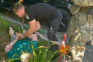 vimagav vinagorodu za oformlennya dopomogi chlenam simd197 zagiblogo vijskovogo zatrimali rodicha posadovcya tck 686da3c473dbb Вимагав «винагороду» за оформлення допомоги членам сім’ї загиблого військового — затримали родича посадовця ТЦК