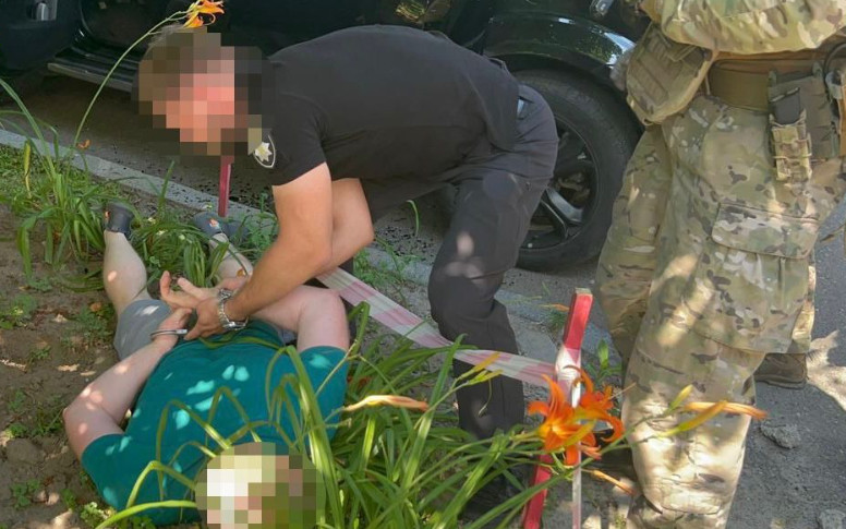 vimagav vinagorodu za oformlennya dopomogi chlenam simd197 zagiblogo vijskovogo zatrimali rodicha posadovcya tck 686da3c473dbb Вимагав «винагороду» за оформлення допомоги членам сім’ї загиблого військового — затримали родича посадовця ТЦК