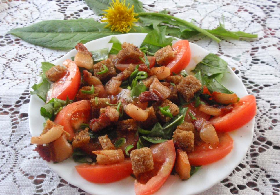 recepti smachnij cikavij salat z kulbaboyu i salom 688c0cd9cfc7b Рецепти: Смачний цікавий салат з кульбабою і салом