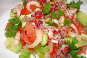 recepti smachnij legkij salat z kavunom ta avokado ekzotichnij 688c0cfcf303a Рецепти: Смачний легкий салат з кавуном та авокадо «Екзотичний»